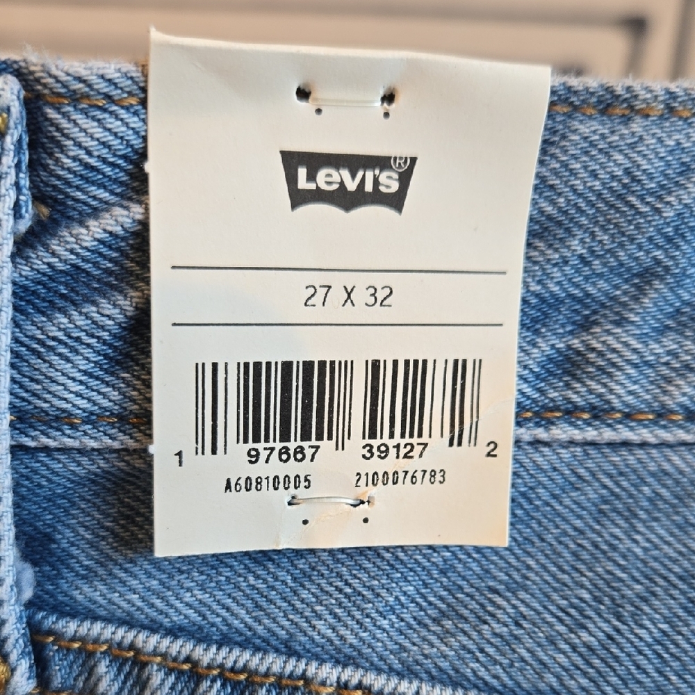 Levi's Women's Straight Leg Jeans in Light Blue - Picture 5 of 5